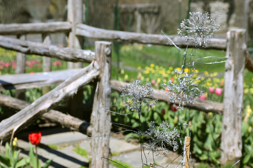 Wire sculptures of flowers