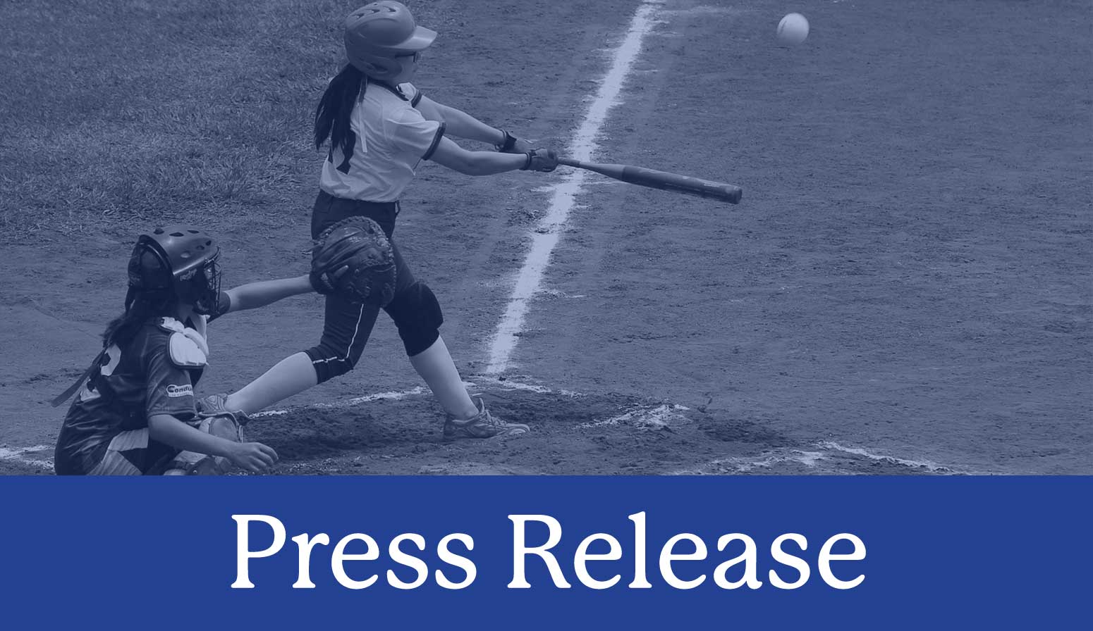 women playing softball